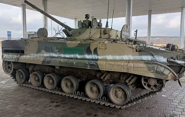 Російський солдат переїхав танком свого командира, помстившись за вбитих "друзів"