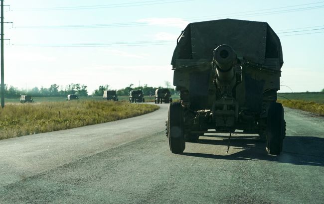 Впервые за неделю. Войска РФ перебрасывают технику на север Донецкой области