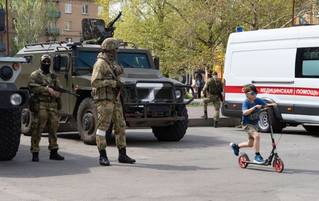 Стали заложниками террористов. Россияне не возвращают детей с "отдыха" в РФ в Энергодар