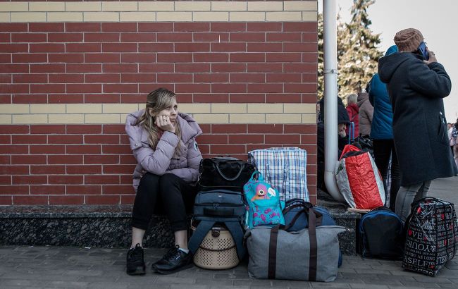 Большинство вынужденных переселенцев хотят вернуться из Польши в Украину, - посол