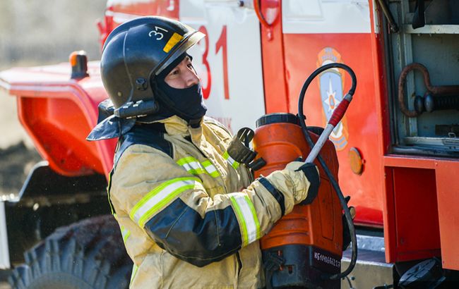 У центрі Челябінська спалахнула величезна пожежа (відео)