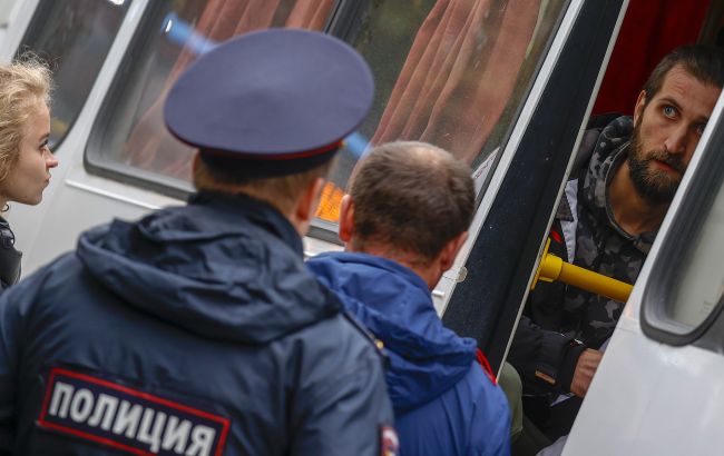 Оккупанты заявили, что вывезли "администрацию" из Новой Каховки