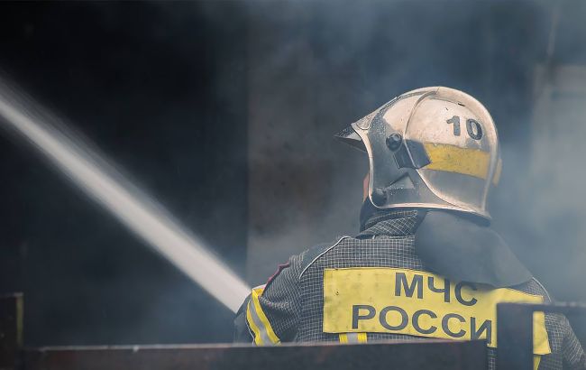 Саратовський НПЗ горить після атаки дронів, аеродром Енгельса теж під ударом