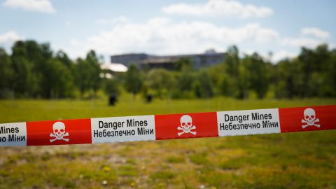 В Харьковской области во время полевых работ трактор подорвался на взрывчатке