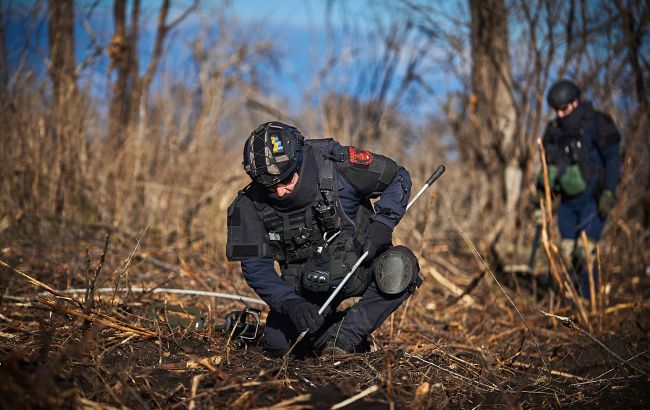 Розмінування Херсонщини: викрито схему розкрадання понад 6 млн гривень