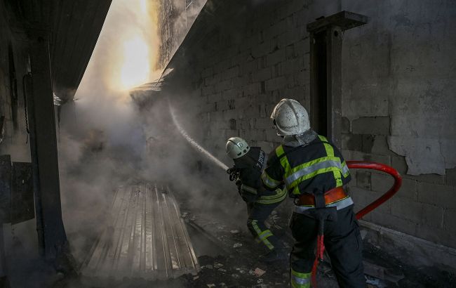 На Чернігівщині через атаку РФ повністю згоріла школа (фото)