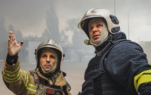 В Днепре прогремели взрывы, в сети снова пишут об ударе по "Новой почте"