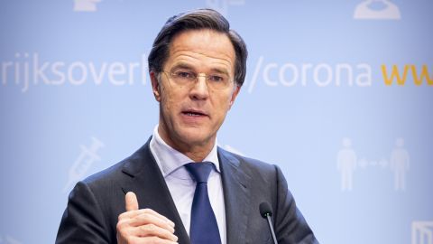 Рютте: країни НАТО мають зробити більше, ніж просто допомогти Україні триматися у бою