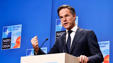 Рютте призвал страны НАТО выделять Украине дополнительные миллиарды, - Politico