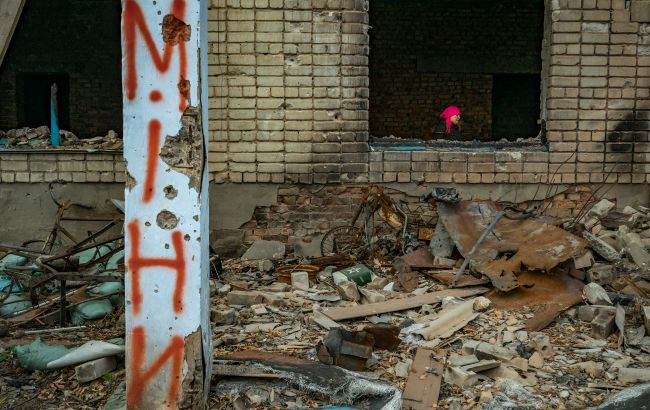 Окупанти зруйнували дитячий садок у Бериславському районі (фото)