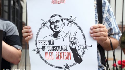 Офіційна зустріч полонених в аеропорту не планується