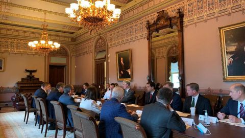 Прем'єр Косова має намір обговорювати в США тільки незалежність, президент Сербії - проти