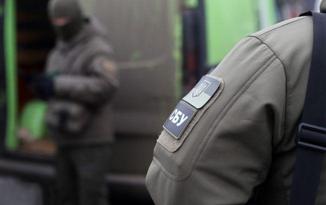 Наводила російські авіабомби на Сумську область: правоохоронці затримали агентку ФСБ