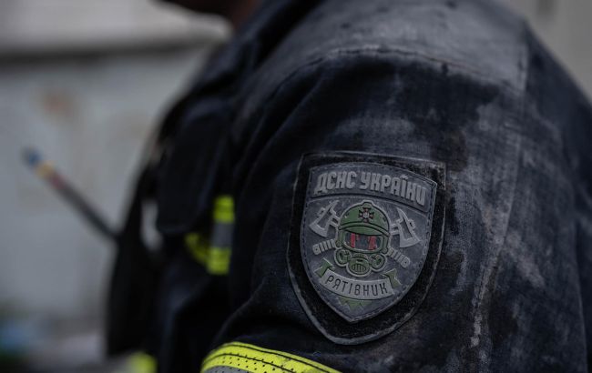 В Ровно горела многоэтажка: пожарные спасли мужчину