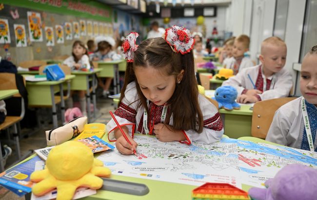 Кабмін визначив дати початку та закінчення навчального року в школах