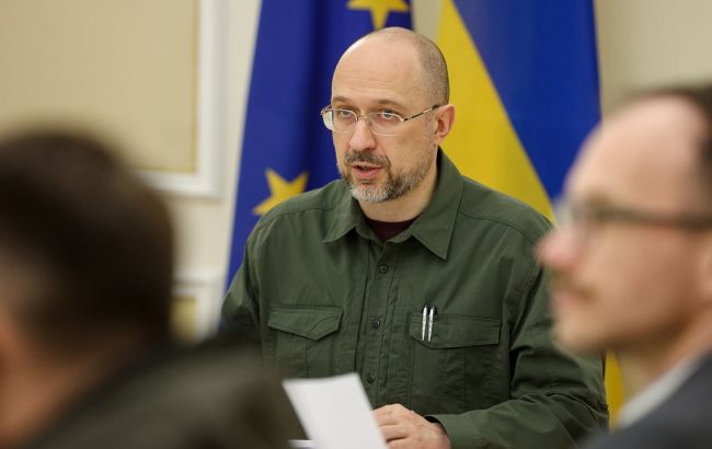 Шмыгаль хочет создать в Украине военную экономику, - FT