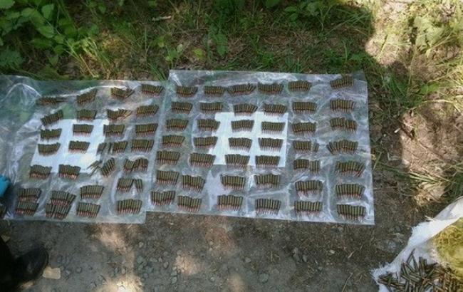 В киевском "Гидропарке" обнаружили тайник с боеприпасами