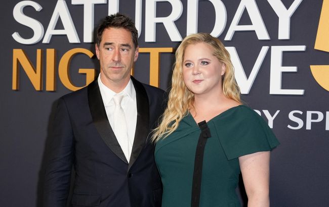 Эми Шумер подала на развод с мужем-поваром: что известно