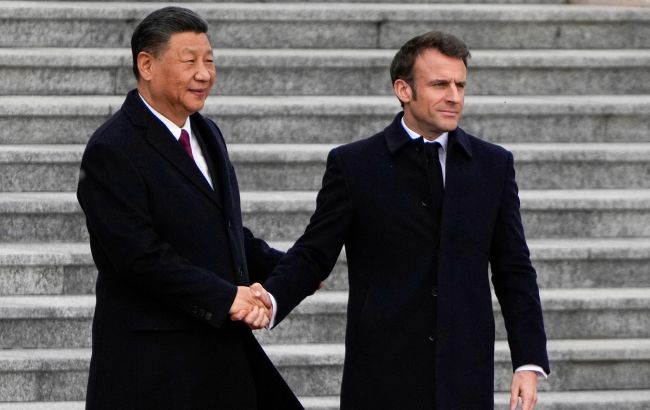 Макрон - Си Цзиньпину: рассчитываю, что вернете РФ в чувство и всех за стол переговоров