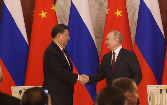 Сі Цзіньпін приїде до Путіна на парад 9 травня