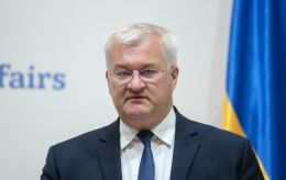 Люди голодують: Сибіга розповів, як в Олешках виживають на траві та бур'янах