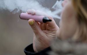 Лише 4% електронних сигарет в Україні легальні: дослідження Kantar