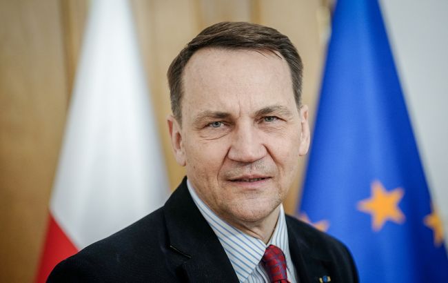Сікорський про диверсії в ЄС: схоже, Росія веде проти нас гібридну війну
