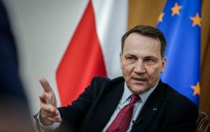 Сікорський пропонує створити "Європейський легіон" з українцями