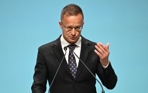 Сіярто звинуватив країни Балтії в тому, що вони "грають під дудку Зеленського"