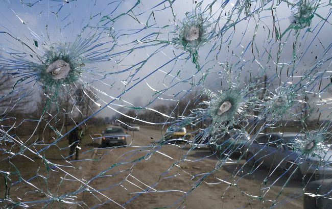 Окупанти знову обстріляли частину ДСНС у Вовчанську, снаряд влучив в авто: є жертва