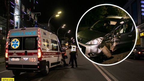 У Києві "швидка" з хворою дитиною влетіла у легковик: подробиці ДТП (відео)