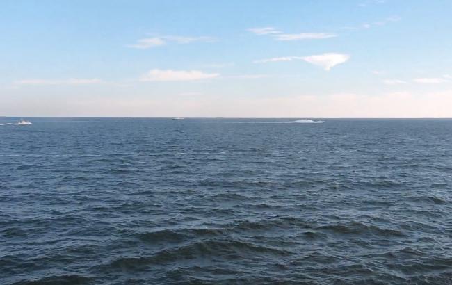 ВМС опубликовали видео провокаций российского катера "Мангуст" в Азовском море