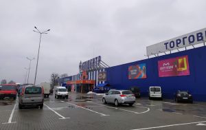 У Ковелі чоловік із сокирою напав на людей у гіпермаркеті, є постраждалі