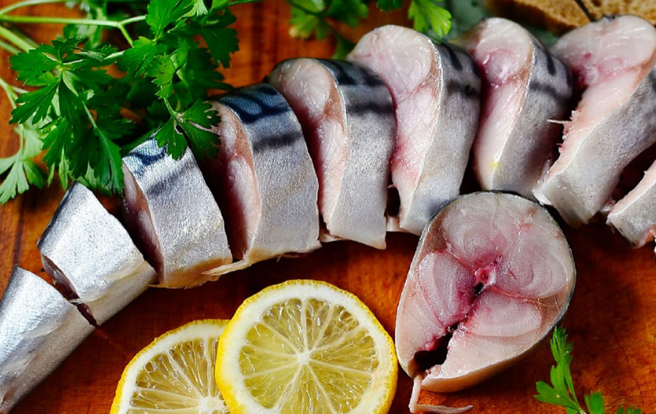 Забутий спосіб маринування скумбрії: смак, що перевершує навіть сьомгу