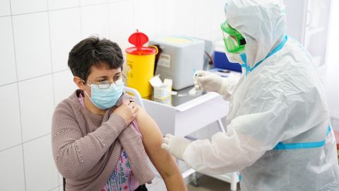 Украина за прошлую неделю побила антирекорд по вакцинации от COVID