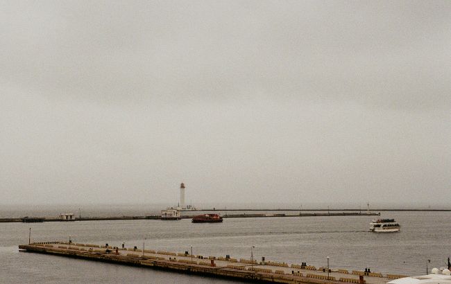 Краще надіти маску. Смог, що накрив Київ та Миколаїв, дістався Одеси