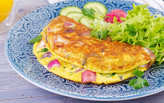 Забудьте о сковороде: как приготовить идеальный омлет за 1 минуту