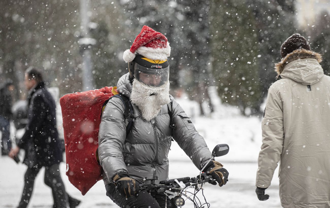Зимове похолодання зі снігом: де на Різдво до -12 і чого чекати від погоди в Україні далі