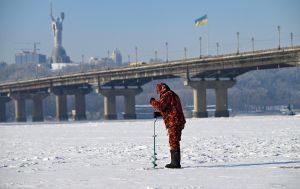Морози відступають, але йде шторм: де погіршиться погода в останній понеділок лютого