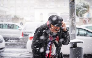 Ускладнення погоди в Україні: де сьогодні чекати сильний вітер, а де - мокрий й сніг