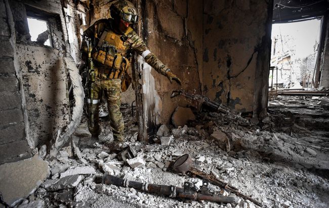 Грязь и беспорядок. В Минобороны показали бывшую базу россиян в Изюме (видео)