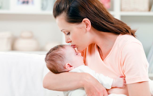 Як зробити, щоб маленька дитина спала всю ніч: лайфхак від французів