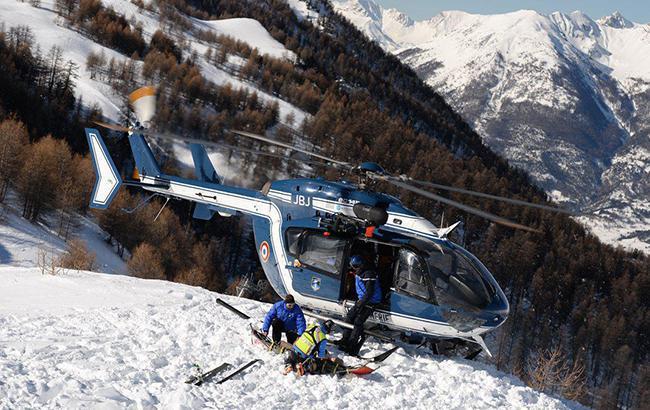 У Французьких Альпах у результаті сходження лавини загинули дві лижниці