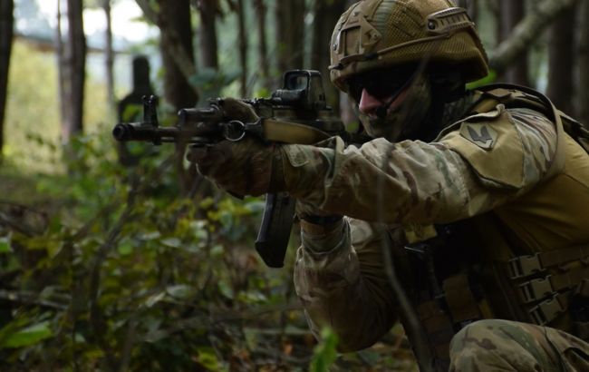 Бійці ССО провели блискавичний наліт на позицію ворога біля кордону з РФ (відео)