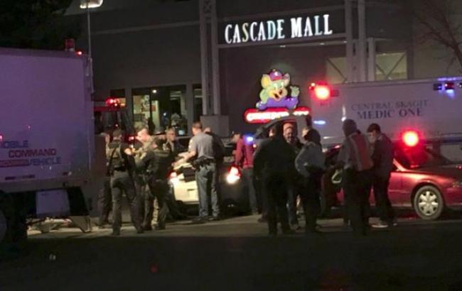Стрельба в торговом центре в США: четверо погибших