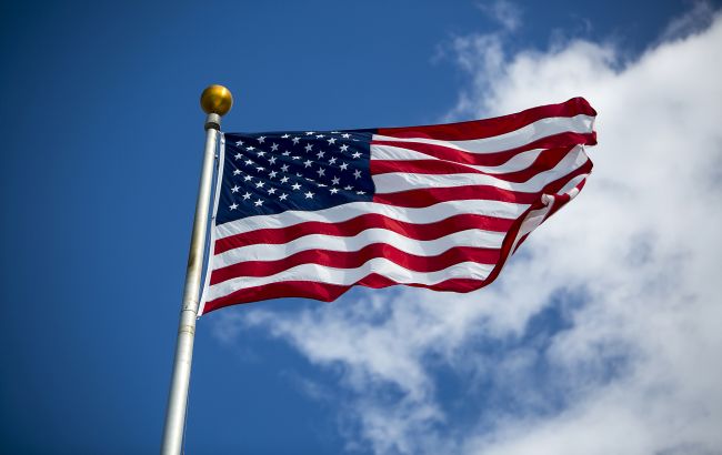 Лідер республіканців у Сенаті США закликав прискорити постачання зброї Україні