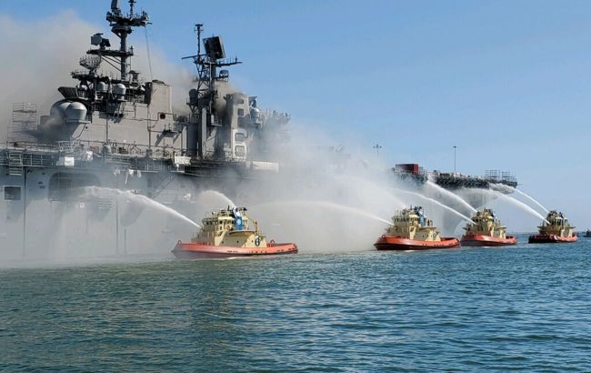 В результаті пожежі на кораблі ВМС США постраждала 21 людина