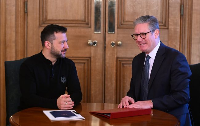 Зеленский говорил со Стармером о новом антикоррупционном законе. Британия предлагает помощь