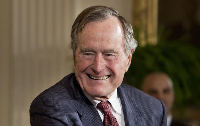 Екс-президент США Буш-старший переведений у реанімацію