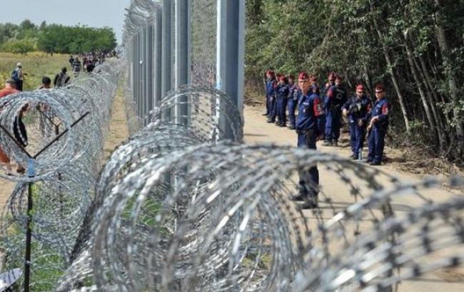 Угорщина може побудувати другий паркан на кордоні через наплив мігрантів